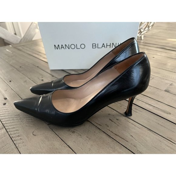 Manolo Blahnik Shoes - Manolo Blahnik Black Leather Curved Point Toe Pumps - Size 39